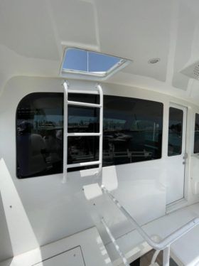 VIKING ENCLOSED BRIDGE 60