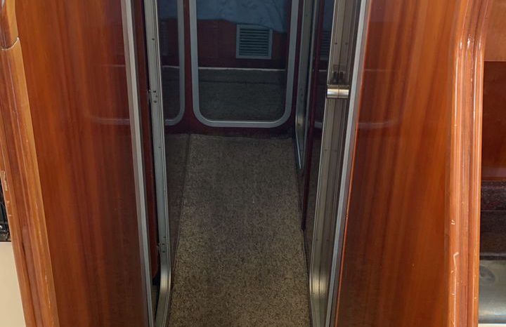 
								AZIMUT 43 full									