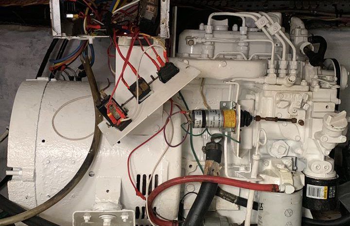 
								AZIMUT 43 full									
