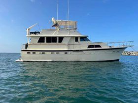 HATTERAS MY 53
