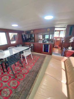 
										HATTERAS MY 53 full									