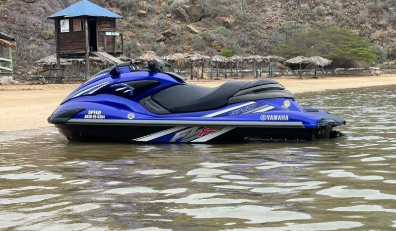 
								MOTO YAMAHA FZR full									