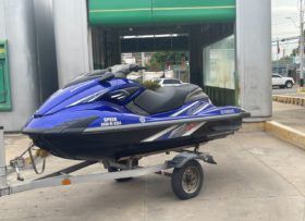 MOTO YAMAHA FZR