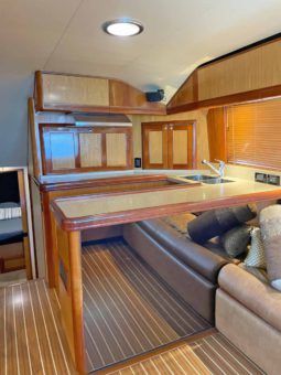 
										LUHRS 41 full									