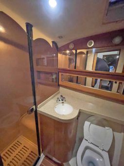 
										LUHRS 41 full									