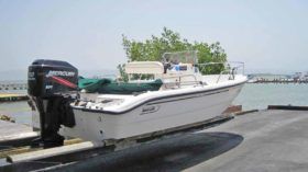 BOSTON WHALER DAUNTLESS 180 18.5