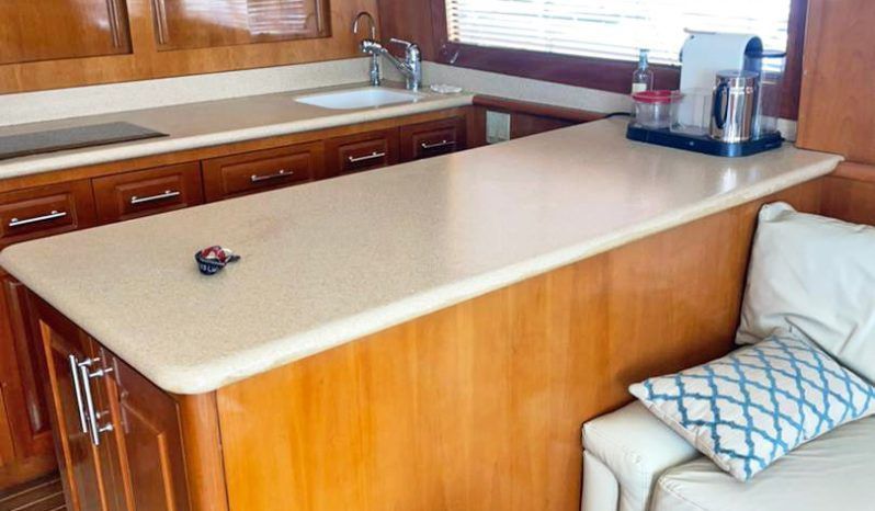 
								HATTERAS CONVERTIBLE 50 full									