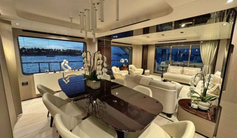
								AZIMUT 88 full									