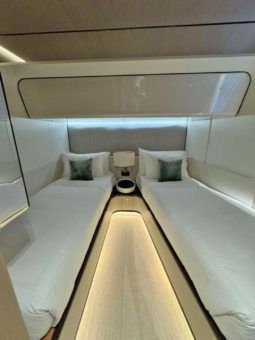 
										AZIMUT 88 full									