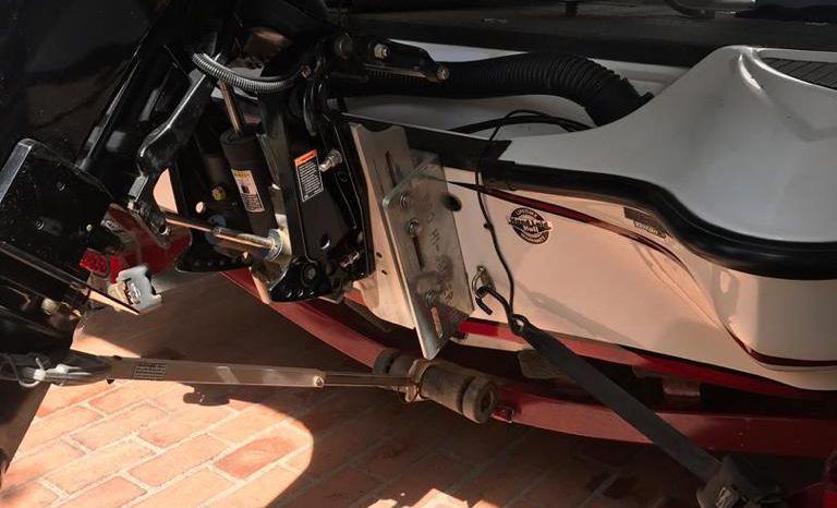 
								BOTE DE PESCA DEPORTIVA TRITON TR-186 19 full									