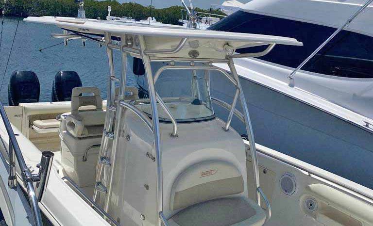 
								BOSTON WHALER 320 OUTRAGE 32 full									