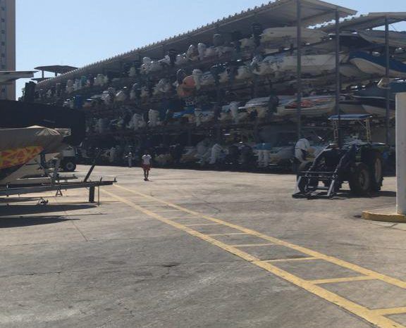 
								PUESTO EN CUNA Y ACCION GRAN MARINA DEL REY 23 PIES full									