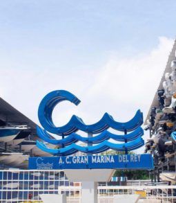 
										PUESTO EN CUNA Y ACCION GRAN MARINA DEL REY 23 PIES full									