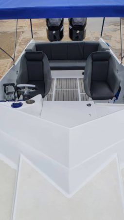 
										COMMANDER 28 full									