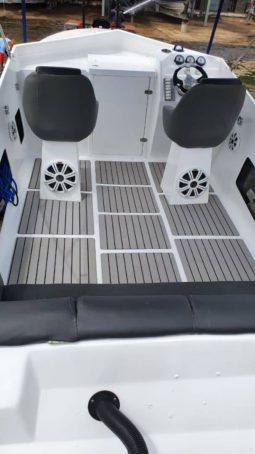 
										COMMANDER 28 full									