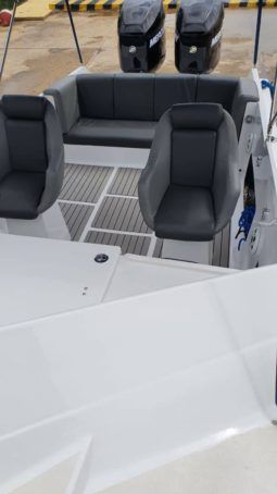 
										COMMANDER 28 full									