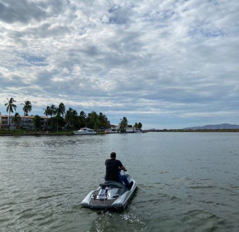 
								MOTO JETSKI YAMAHA VX full									