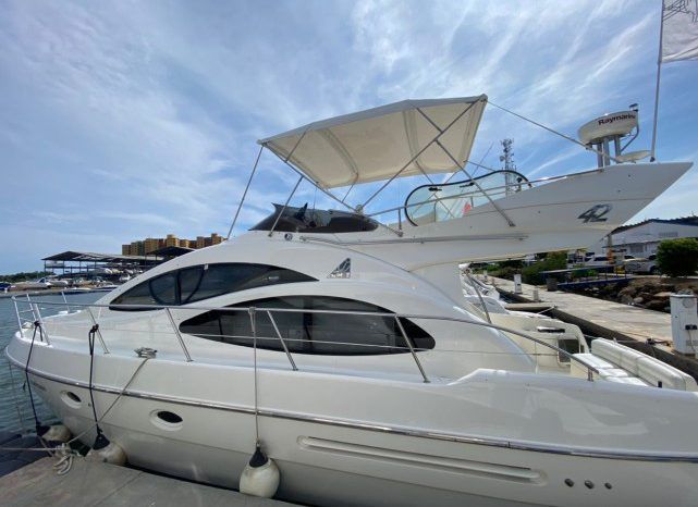AZIMUT FLYBRIDGE 42 full