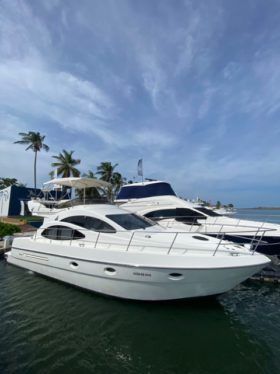 AZIMUT FLYBRIDGE 42
