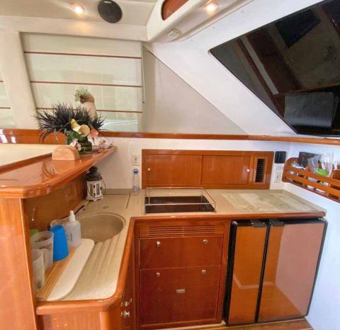 
								RIVIERA FLYBRIDGE 40 full									