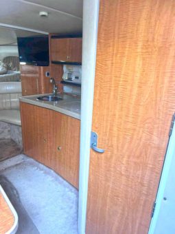 
										REGAL COMMODORE 32 full									