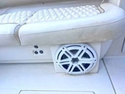 
										REGAL COMMODORE 32 full									