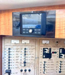 
										REGAL COMMODORE 32 full									