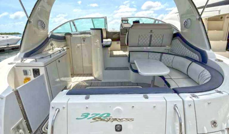 
								CRUISERS YACTH EXPRESS 37 full									