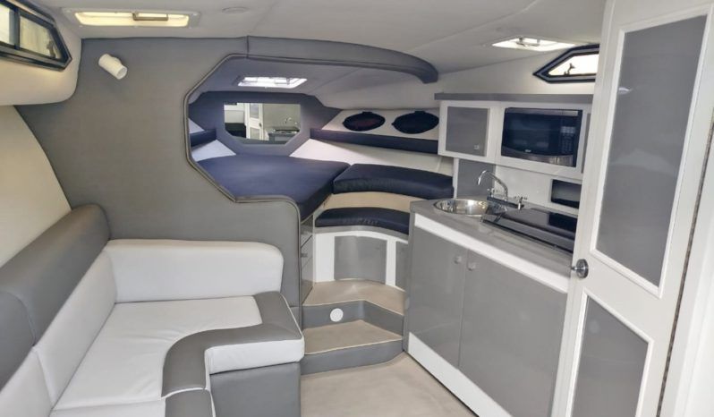 
								REGAL COMMODORE 33 full									