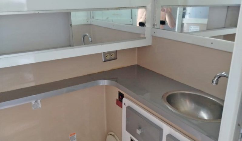 
								REGAL COMMODORE 33 full									