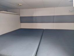 
										REGAL COMMODORE 33 full									