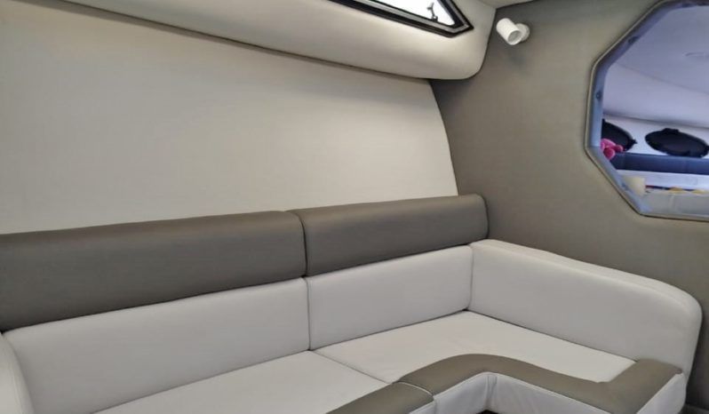 
								REGAL COMMODORE 33 full									