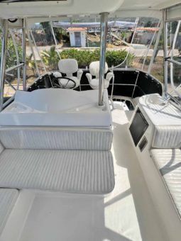 
										RIVIERA FLYBRIDGE 40 full									