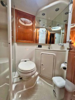 
										RIVIERA FLYBRIDGE 40 full									