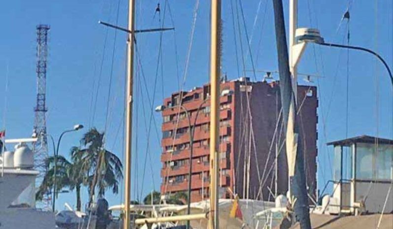 
								VELERO MOODY CARBINEER 46 full									