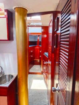 
										VELERO MOODY CARBINEER 46 full									