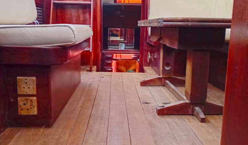 
								VELERO MOODY CARBINEER 46 full									