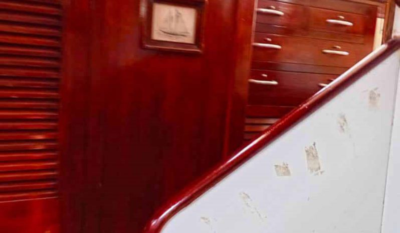 
								VELERO MOODY CARBINEER 46 full									