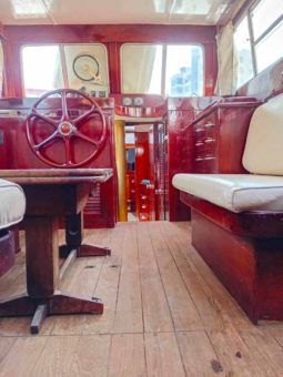 
										VELERO MOODY CARBINEER 46 full									