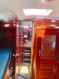 
										VELERO MOODY CARBINEER 46 full									