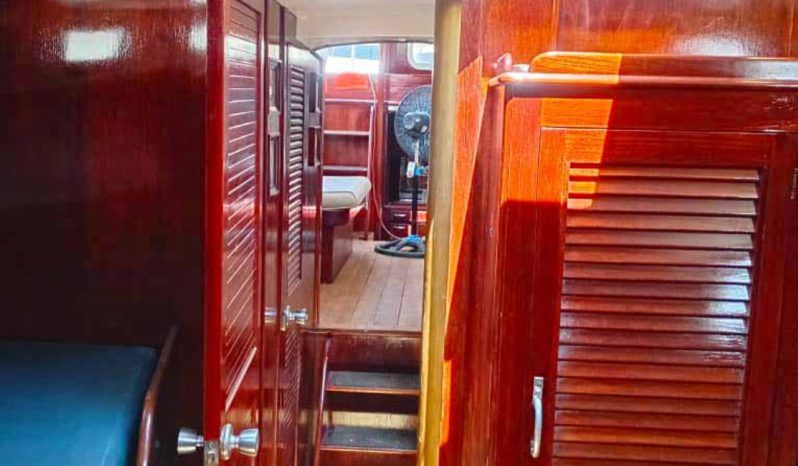 
								VELERO MOODY CARBINEER 46 full									