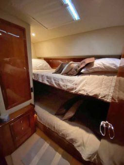 
										RIVIERA CONVERTIBLE 51 full									