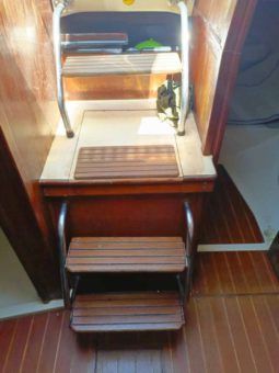 
										VELERO HUNTER 32 full									