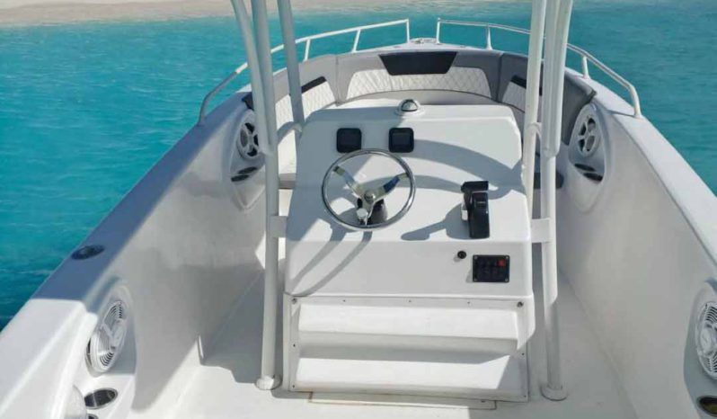 
								COMMANDER OPEN 24 full									